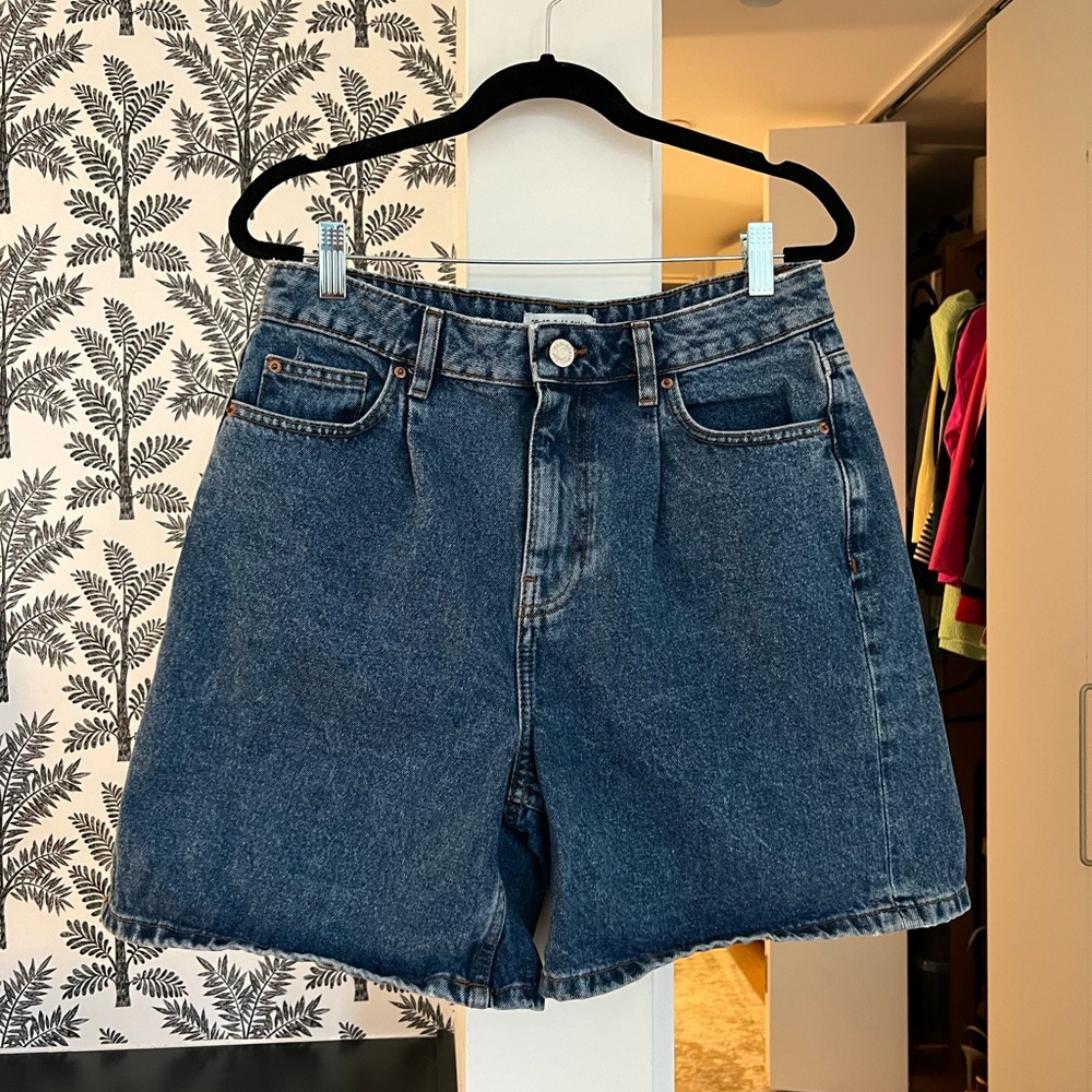 Long denim shorts 💙
